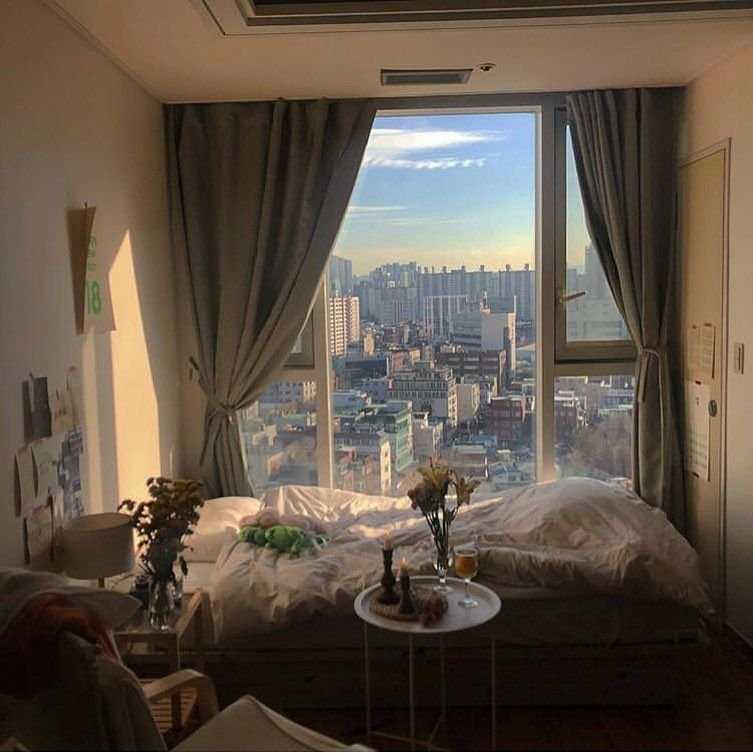 привычный вид из окна нашего дома не всегда осознаётся нами как чтото дорогое и любимое но однажды вернувшись домой после долгого отсутствия, мы вдруг видим