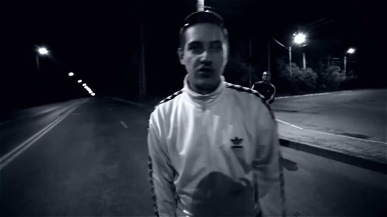 Триагрутрика - как выжить в париже feat. наум блик - текст песни - singme